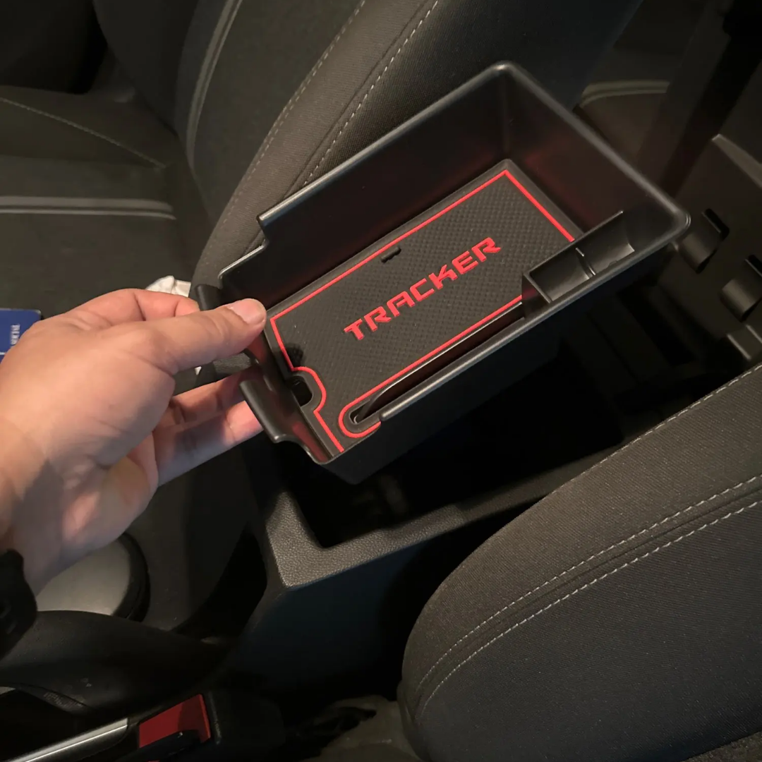 Organizador reposabrazos Chevrolet tracker 2021 al 2024